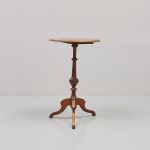 1103 1431 PEDESTAL TABLE